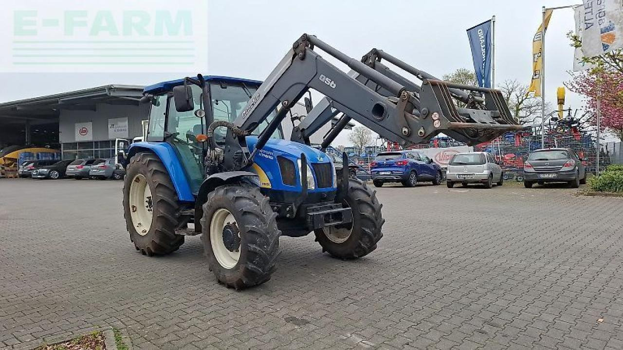 New Holland t5050 - Traktors: foto 3 New Holland t5050 - Traktors: foto 3