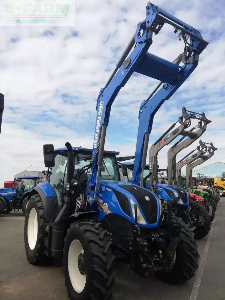 New Holland t6.145 dynamic command - Traktors: foto 2 New Holland t6.145 dynamic command - Traktors: foto 2