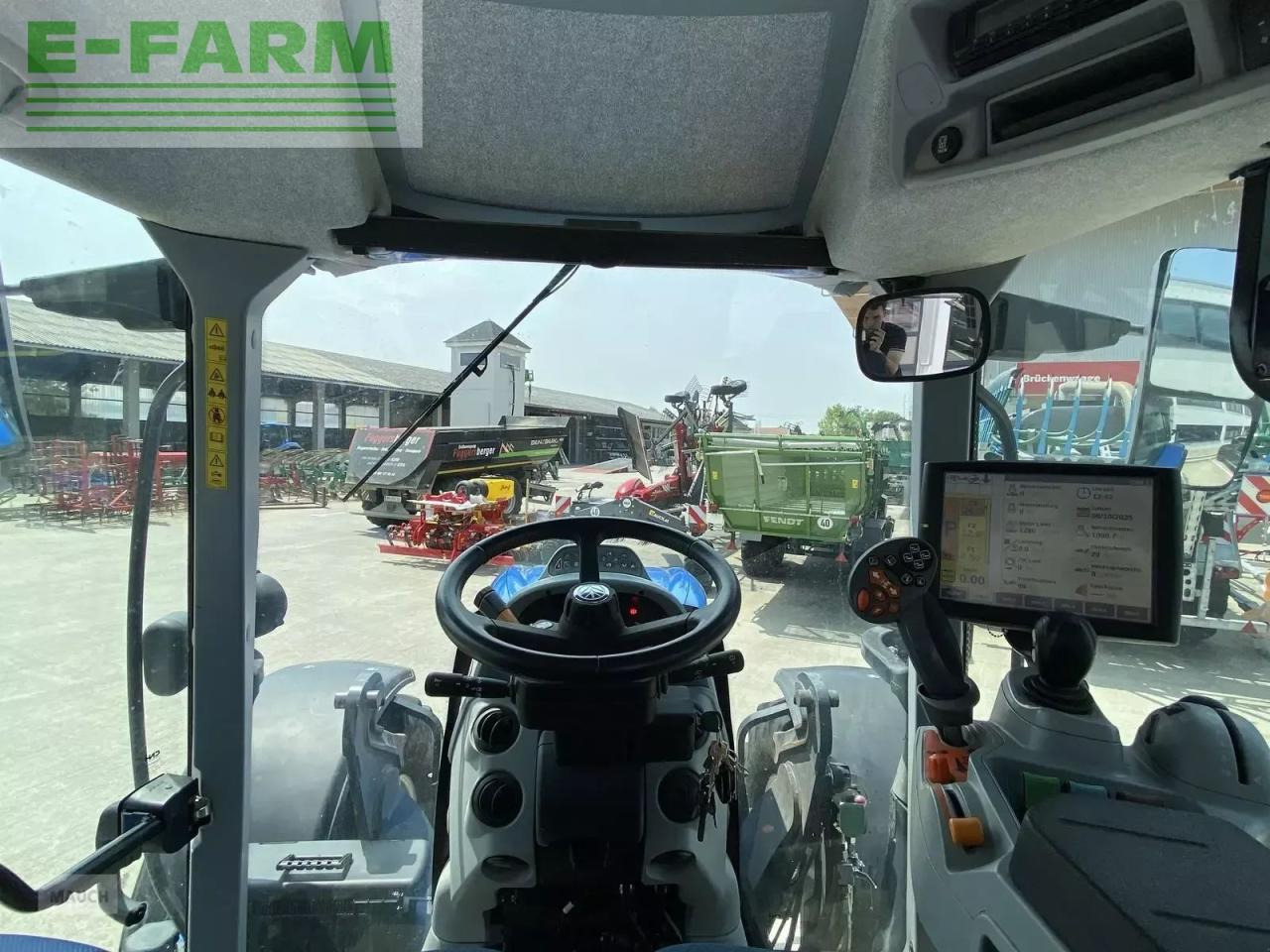 Traktors New Holland t6.145 stage v: foto 14 Traktors New Holland t6.145 stage v: foto 14