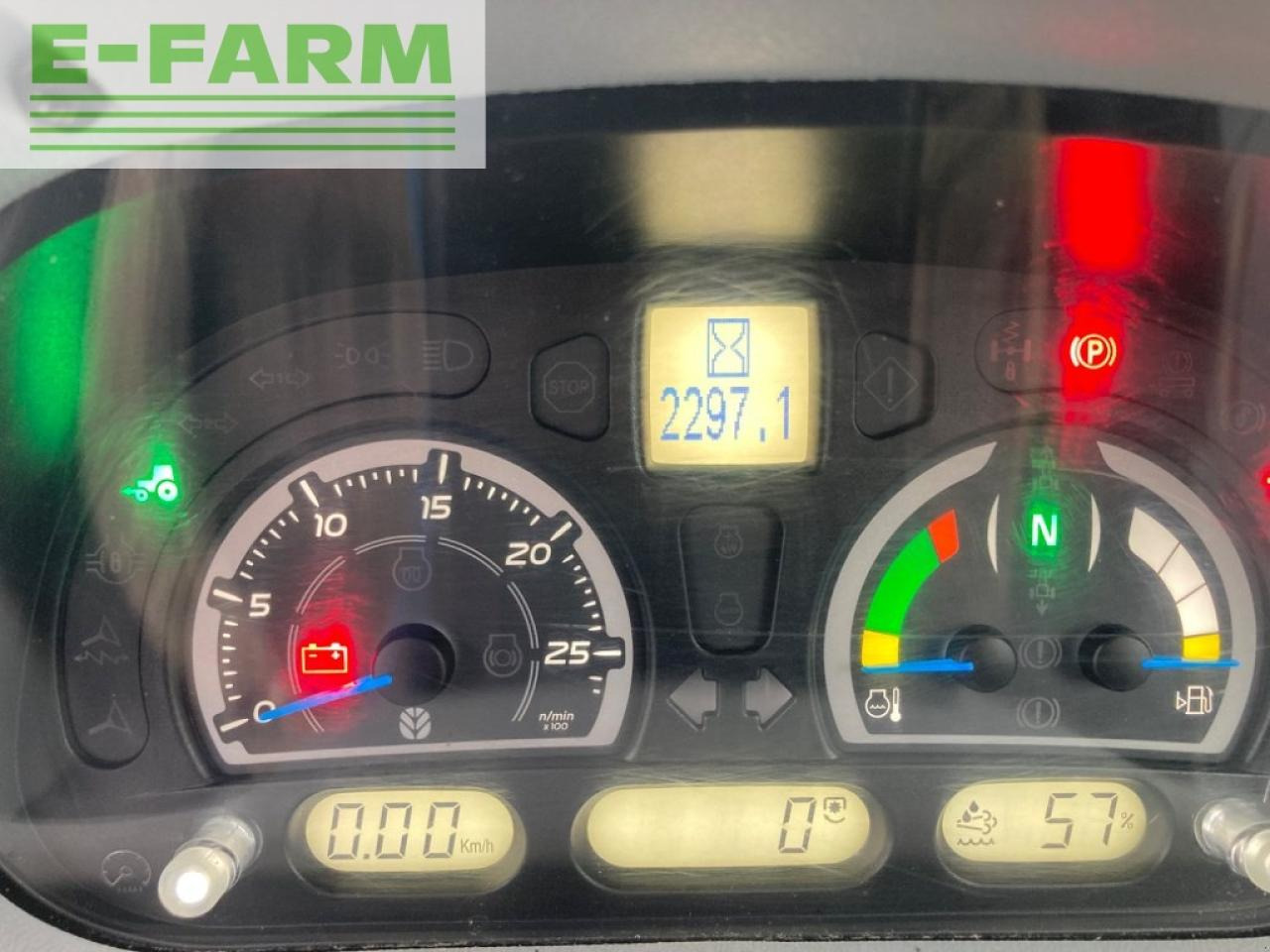 New Holland t6.155 - Traktors: foto 2 New Holland t6.155 - Traktors: foto 2