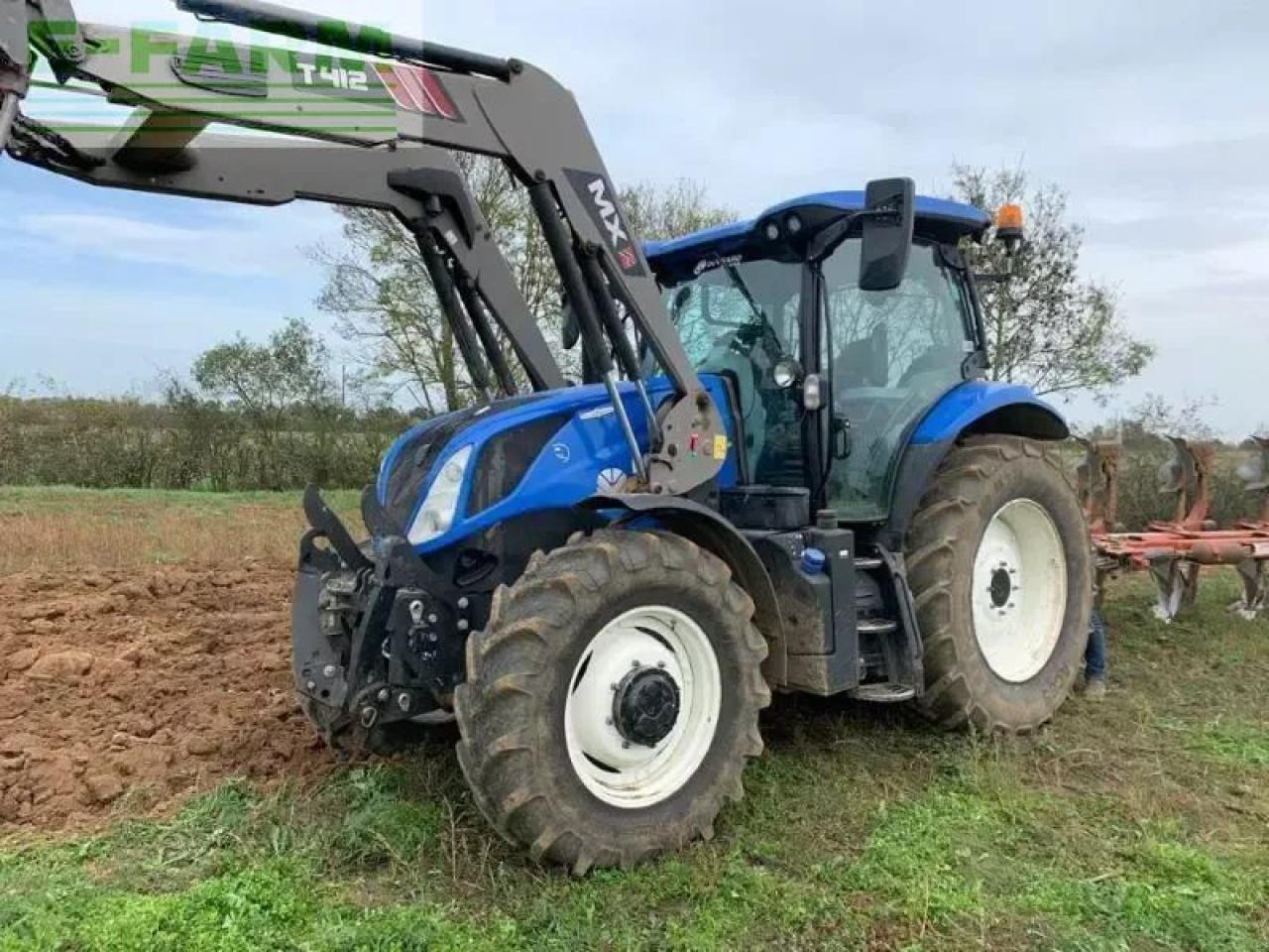 New Holland t6-155ac - Traktors: foto 4 New Holland t6-155ac - Traktors: foto 4