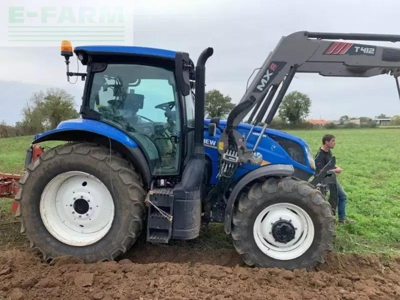 New Holland t6-155ac - Traktors: foto 3 New Holland t6-155ac - Traktors: foto 3