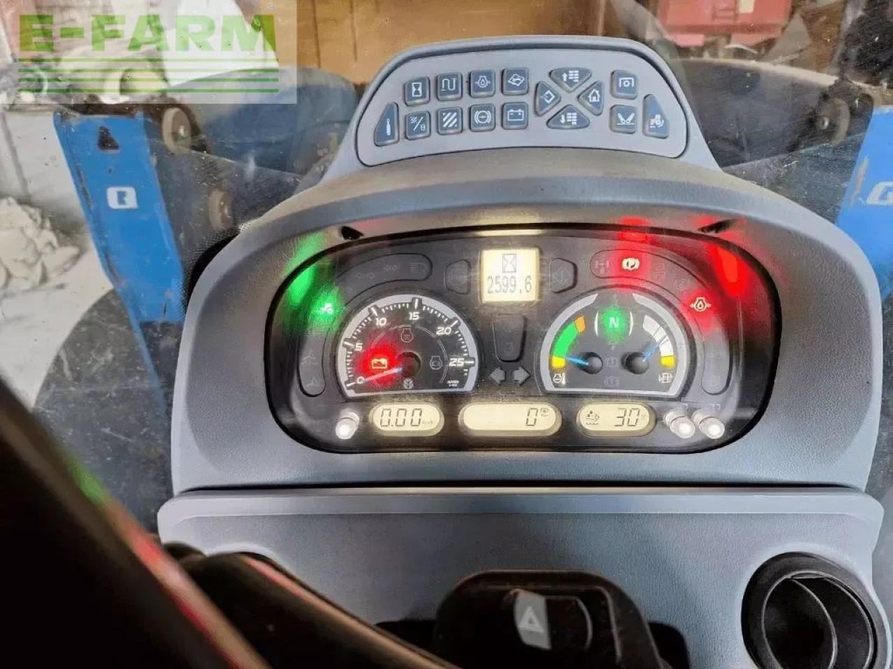 New Holland t6.160 - Traktors: foto 5 New Holland t6.160 - Traktors: foto 5