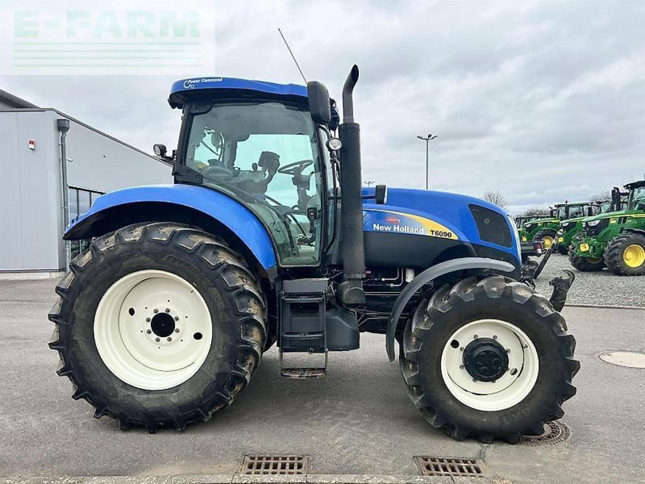 New Holland t6090 power command - Traktors: foto 5 New Holland t6090 power command - Traktors: foto 5
