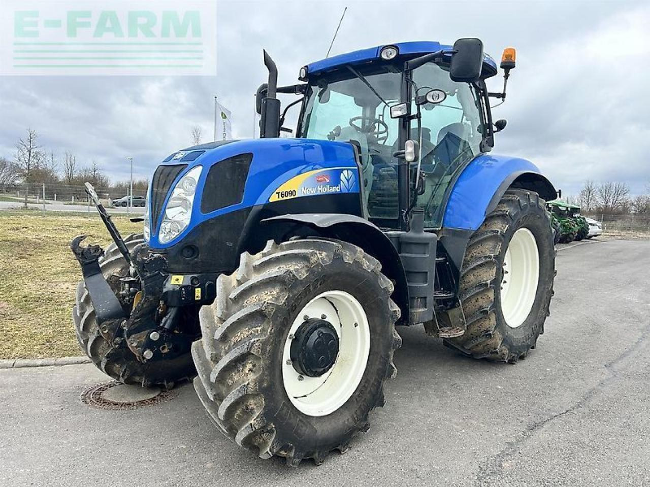 New Holland t6090 power command - Traktors: foto 2 New Holland t6090 power command - Traktors: foto 2