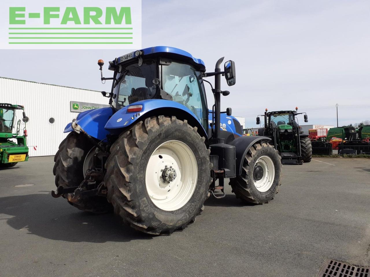 New Holland t7 200 - Traktors: foto 3 New Holland t7 200 - Traktors: foto 3