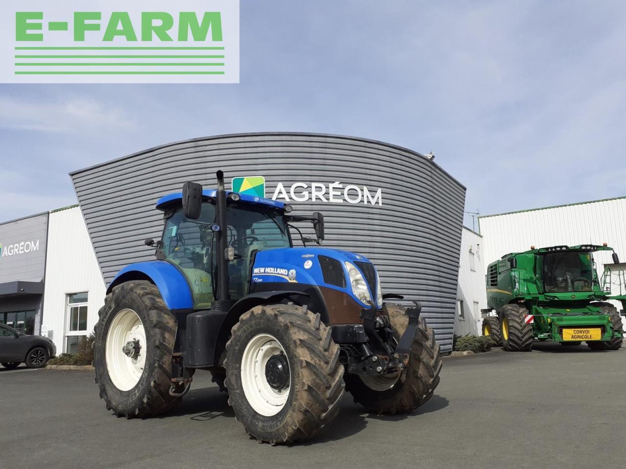 New Holland t7 200 - Traktors: foto 1 New Holland t7 200 - Traktors: foto 1