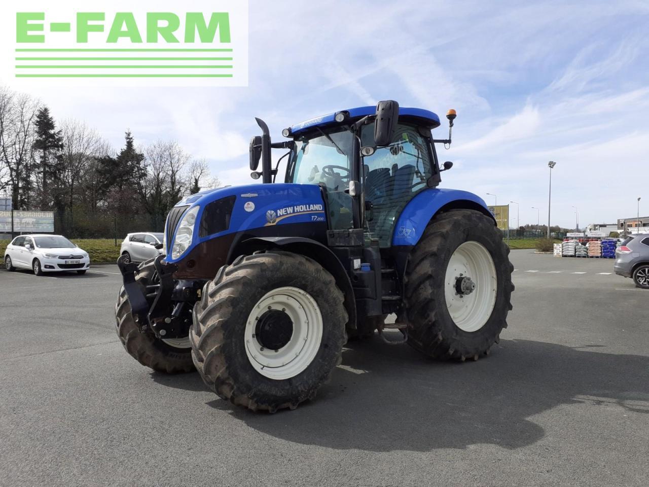 New Holland t7 200 - Traktors: foto 4 New Holland t7 200 - Traktors: foto 4