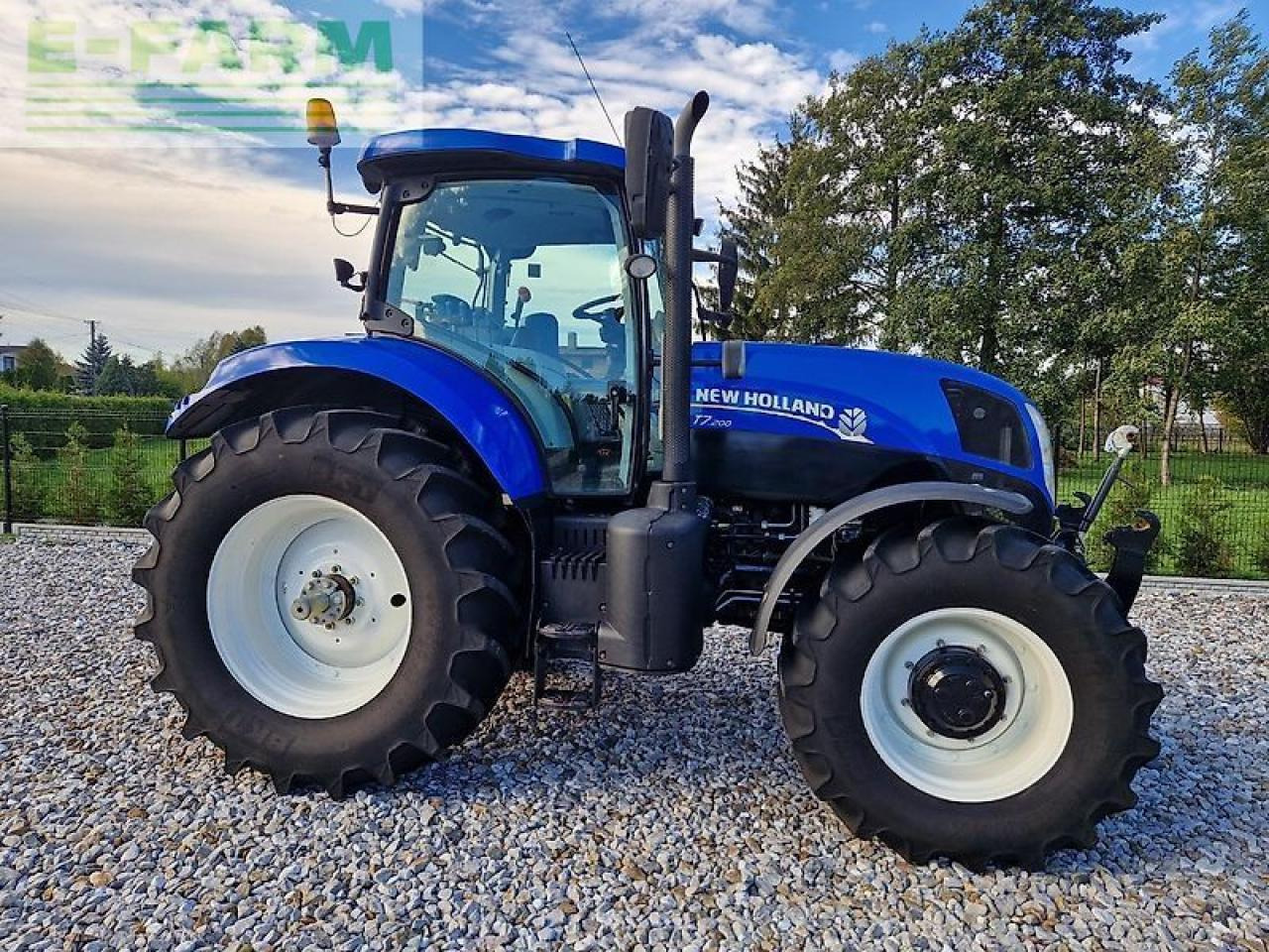 New Holland t7.200 power command - Traktors: foto 5 New Holland t7.200 power command - Traktors: foto 5
