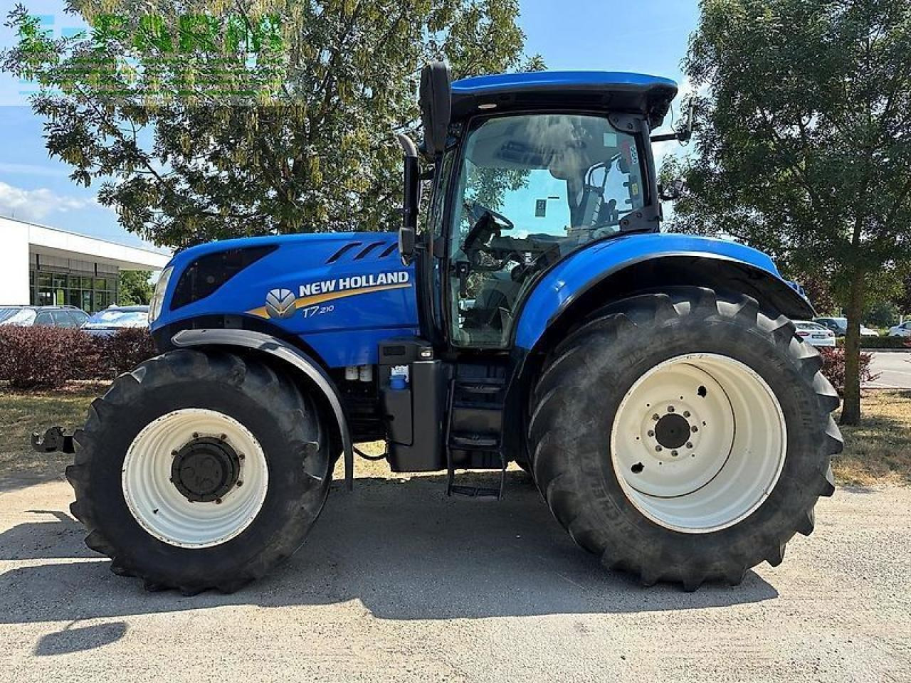 New Holland t7.210 - Traktors: foto 2 New Holland t7.210 - Traktors: foto 2