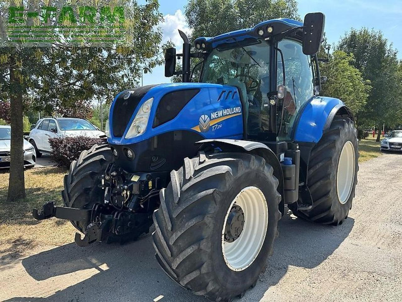 New Holland t7.210 - Traktors: foto 1 New Holland t7.210 - Traktors: foto 1