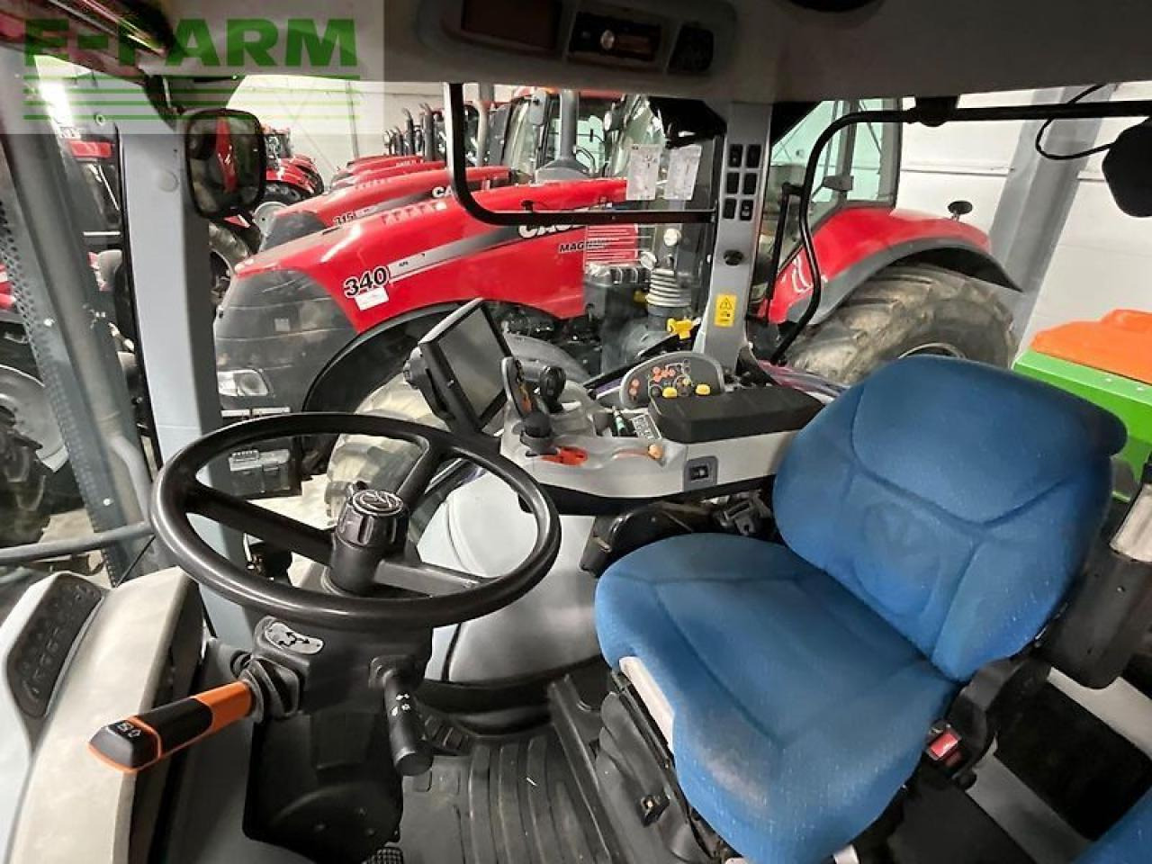 New Holland t7.210 - Traktors: foto 4 New Holland t7.210 - Traktors: foto 4