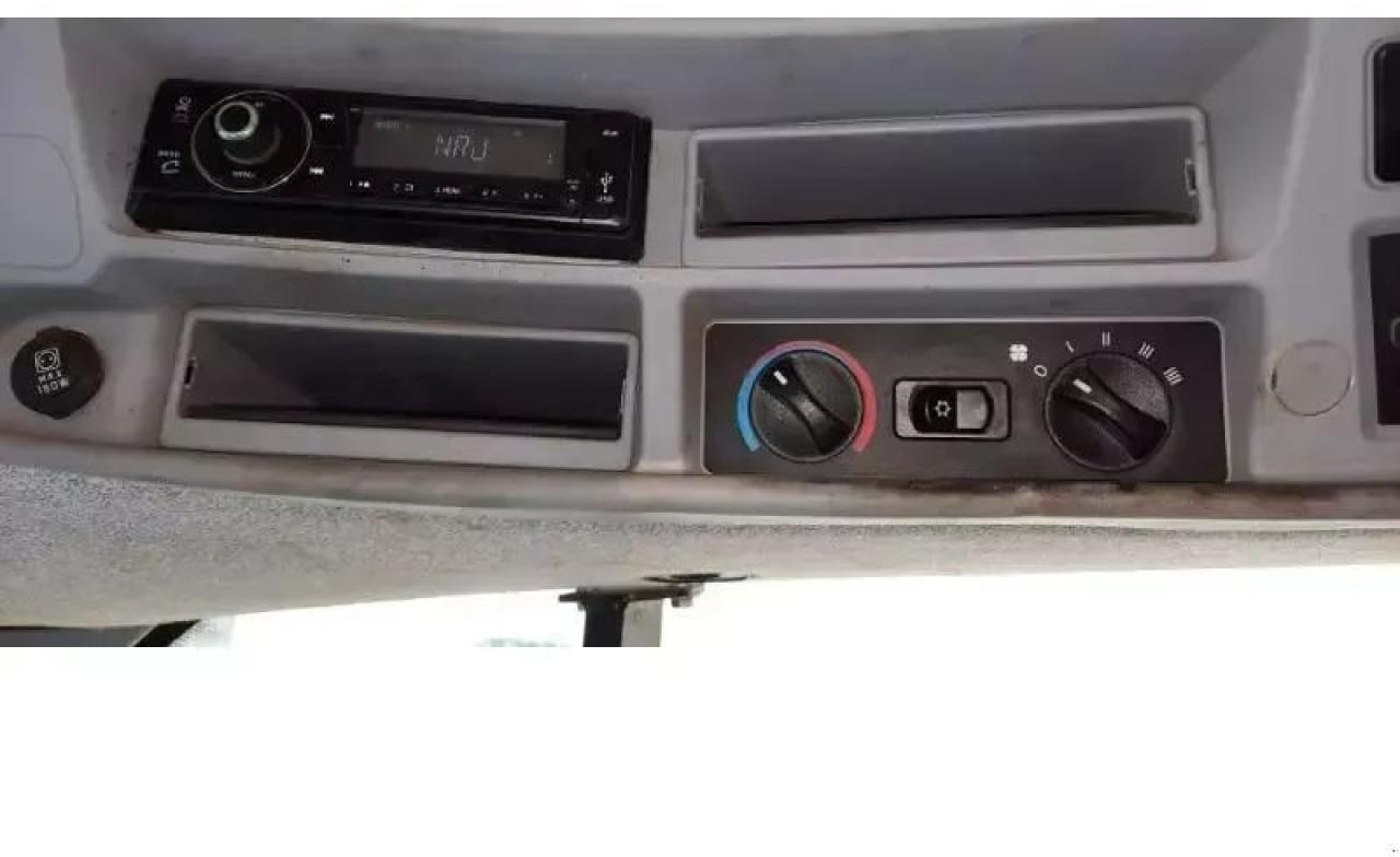 New Holland t7-210pc-sw - Traktors: foto 4 New Holland t7-210pc-sw - Traktors: foto 4