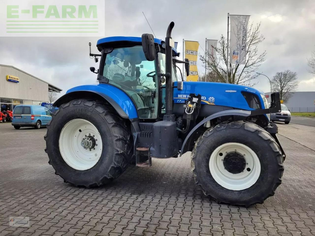 New Holland t7.220 ac - Traktors: foto 3 New Holland t7.220 ac - Traktors: foto 3