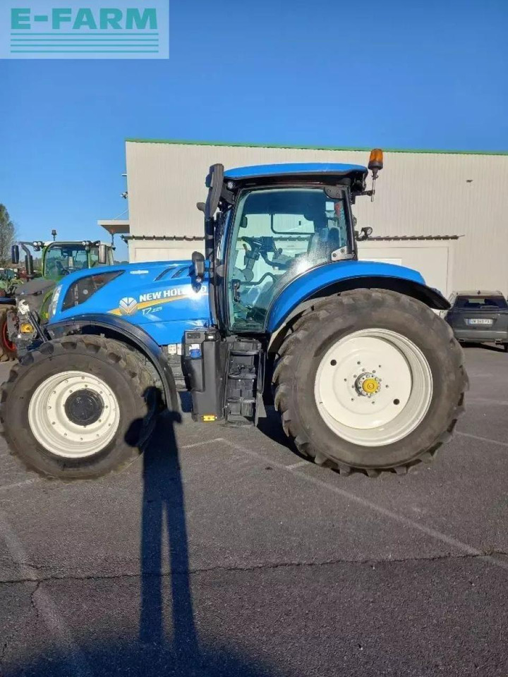 New Holland t7.225 - Traktors: foto 5 New Holland t7.225 - Traktors: foto 5