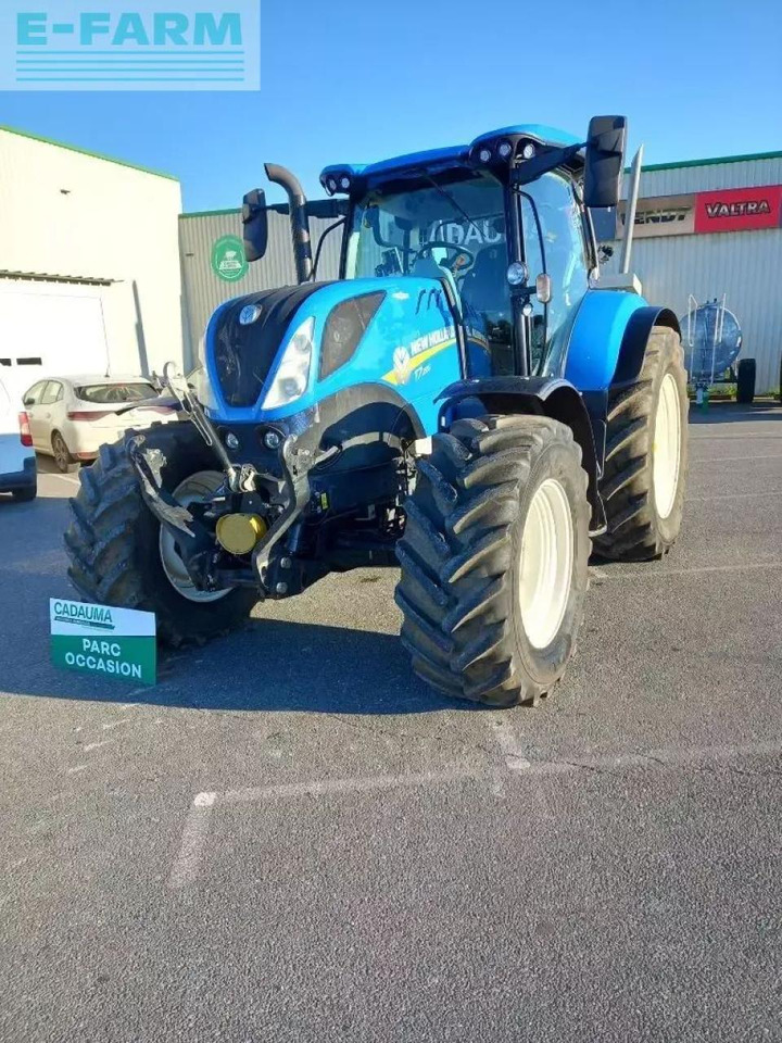 New Holland t7.225 - Traktors: foto 1 New Holland t7.225 - Traktors: foto 1