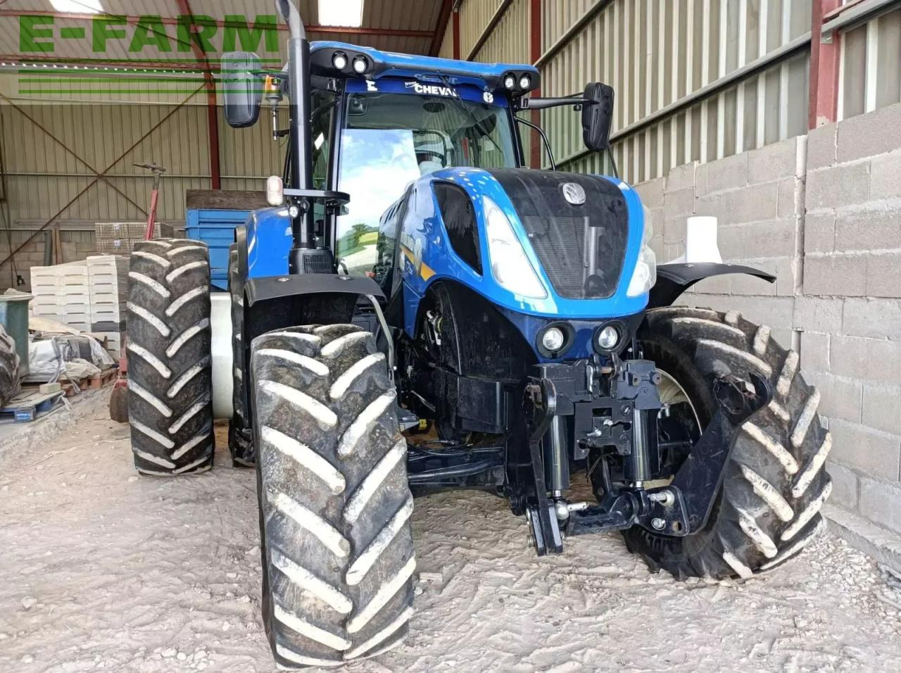 New Holland t7.230 - Traktors: foto 1 New Holland t7.230 - Traktors: foto 1