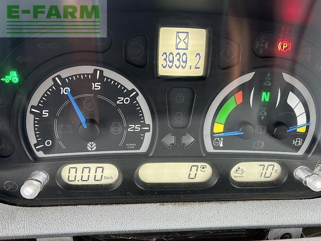 New Holland t7.230 - Traktors: foto 4 New Holland t7.230 - Traktors: foto 4