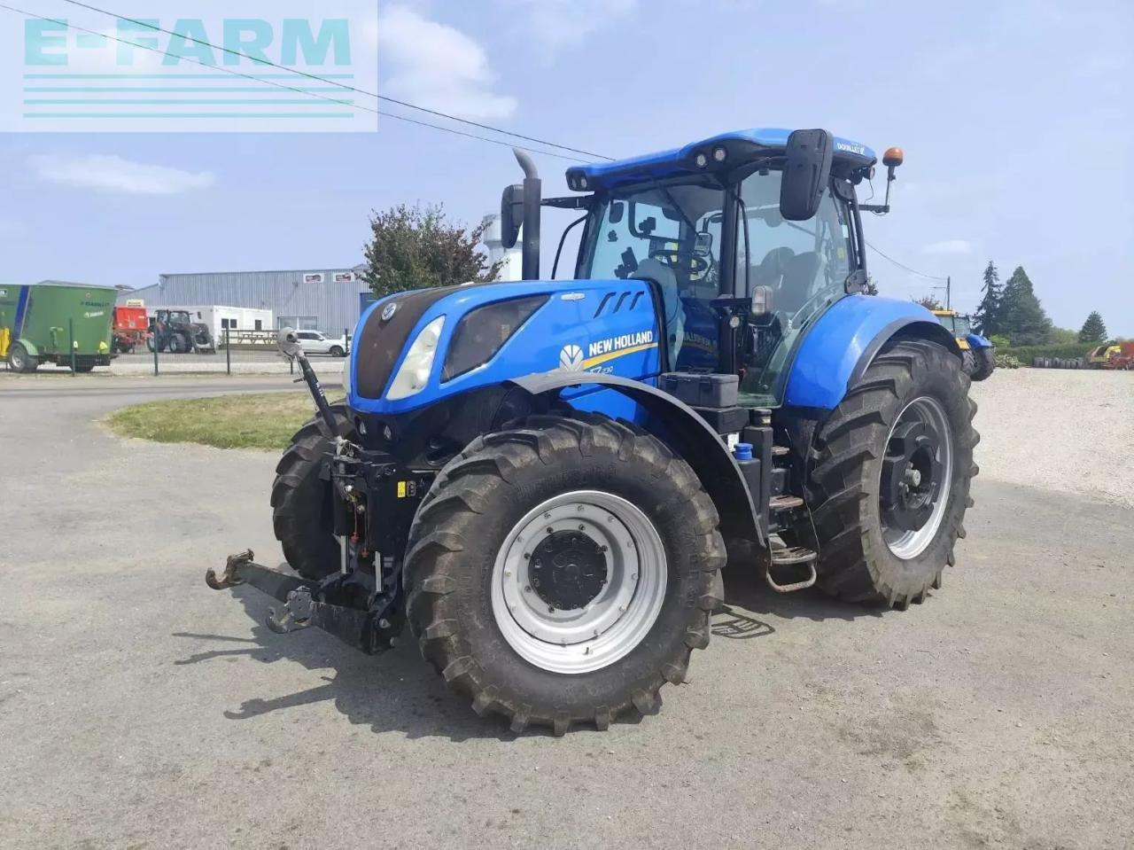 New Holland t7 230 ac - Traktors: foto 1 New Holland t7 230 ac - Traktors: foto 1
