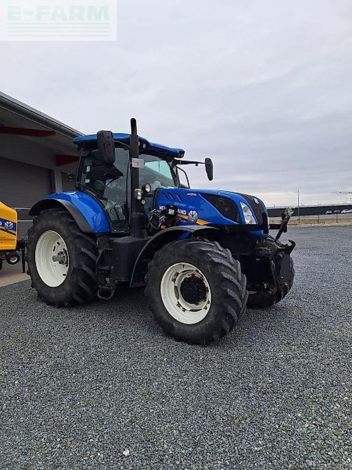New Holland t7.230 ac - Traktors: foto 2 New Holland t7.230 ac - Traktors: foto 2