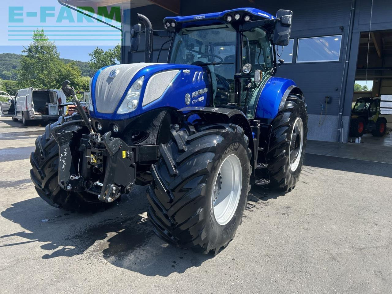 New Holland t7.230 plm auto command - Traktors: foto 2 New Holland t7.230 plm auto command - Traktors: foto 2