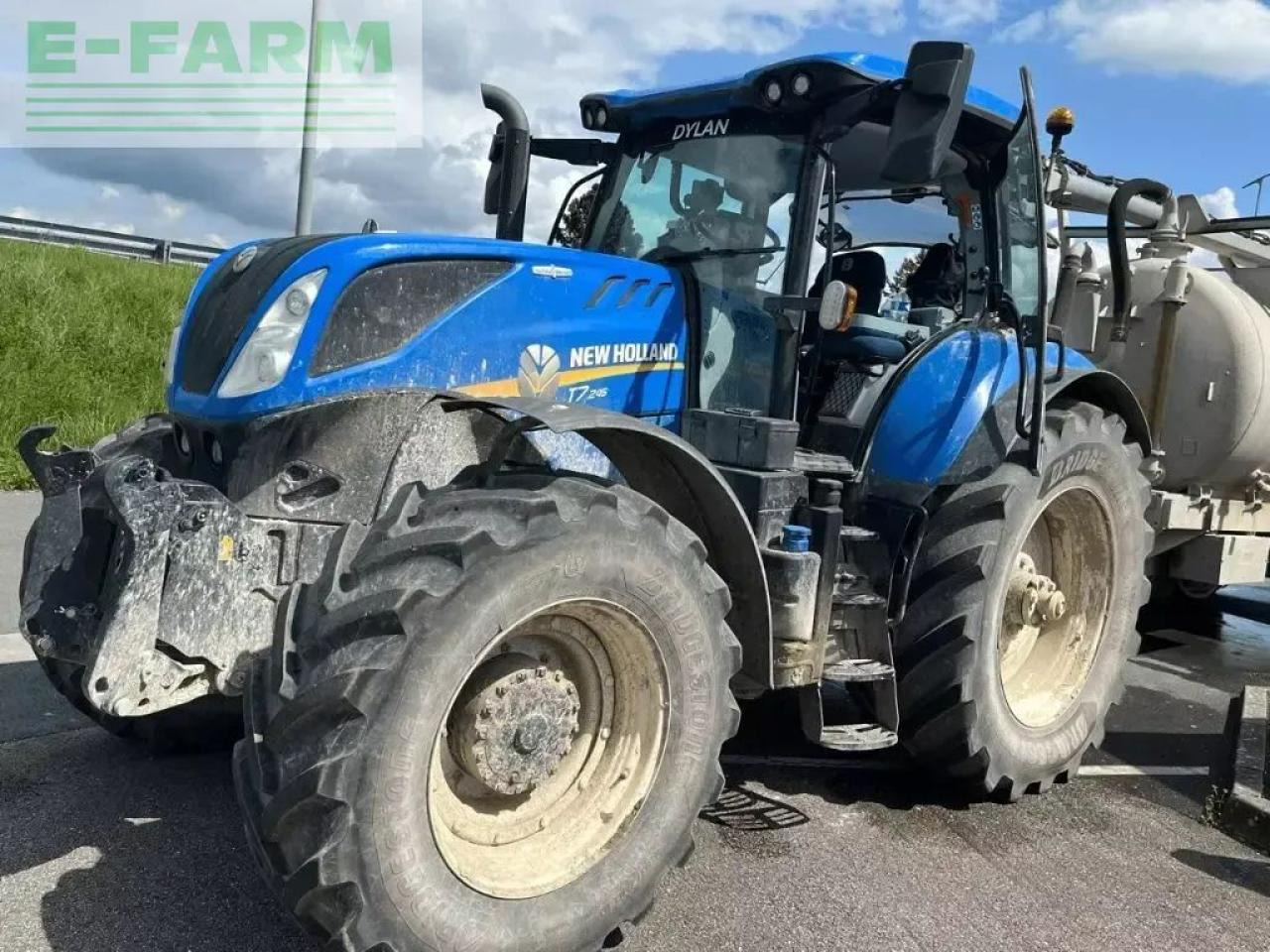 New Holland t7.245 ac n°23 - Traktors: foto 2 New Holland t7.245 ac n°23 - Traktors: foto 2
