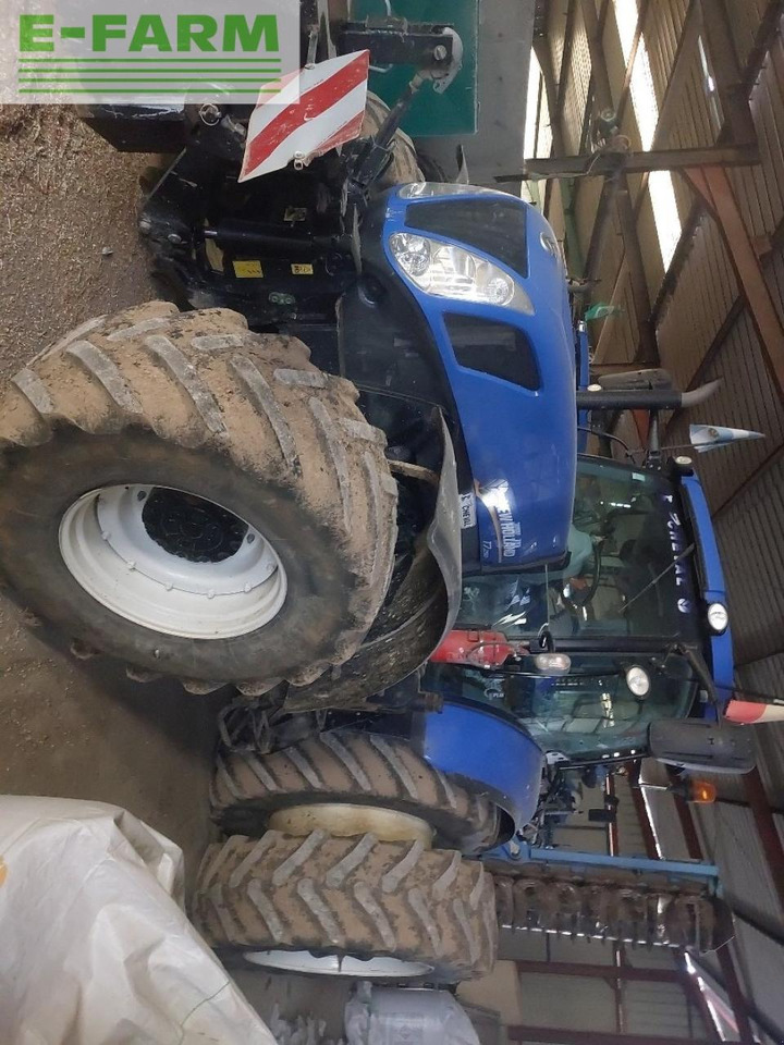 New Holland t7.250 - Traktors: foto 1 New Holland t7.250 - Traktors: foto 1