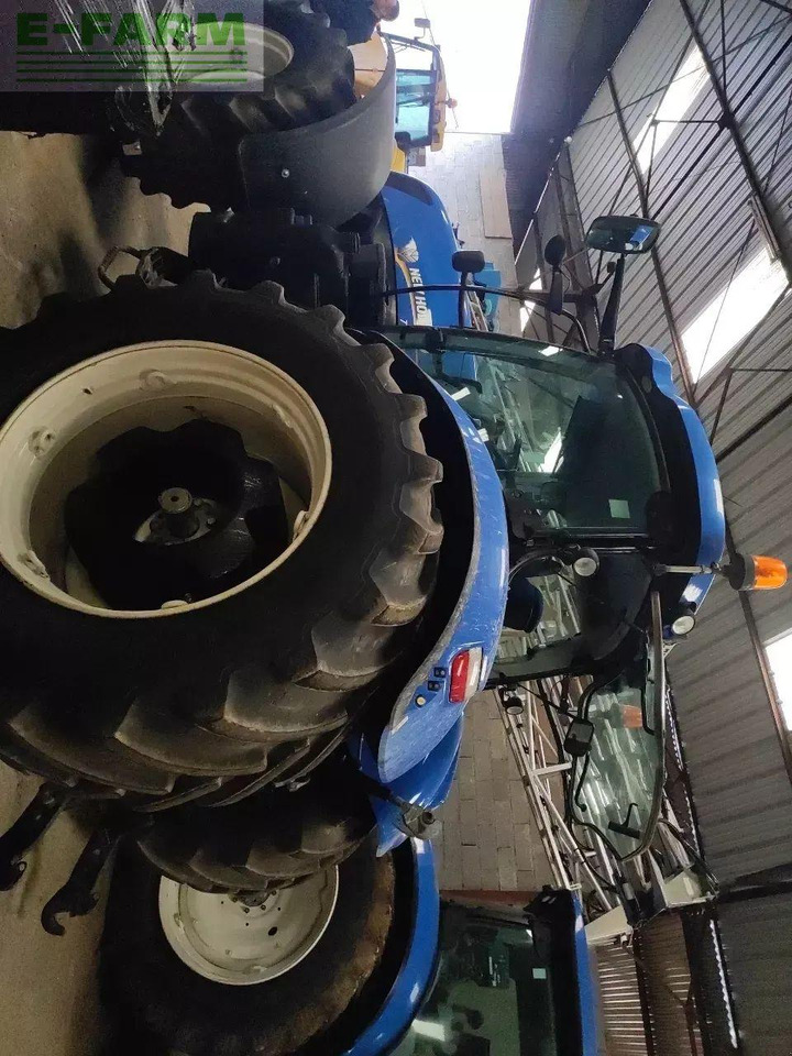 New Holland t7.260 pc sw - Traktors: foto 2 New Holland t7.260 pc sw - Traktors: foto 2