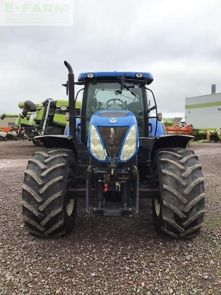 New Holland t7.270 - Traktors: foto 2 New Holland t7.270 - Traktors: foto 2