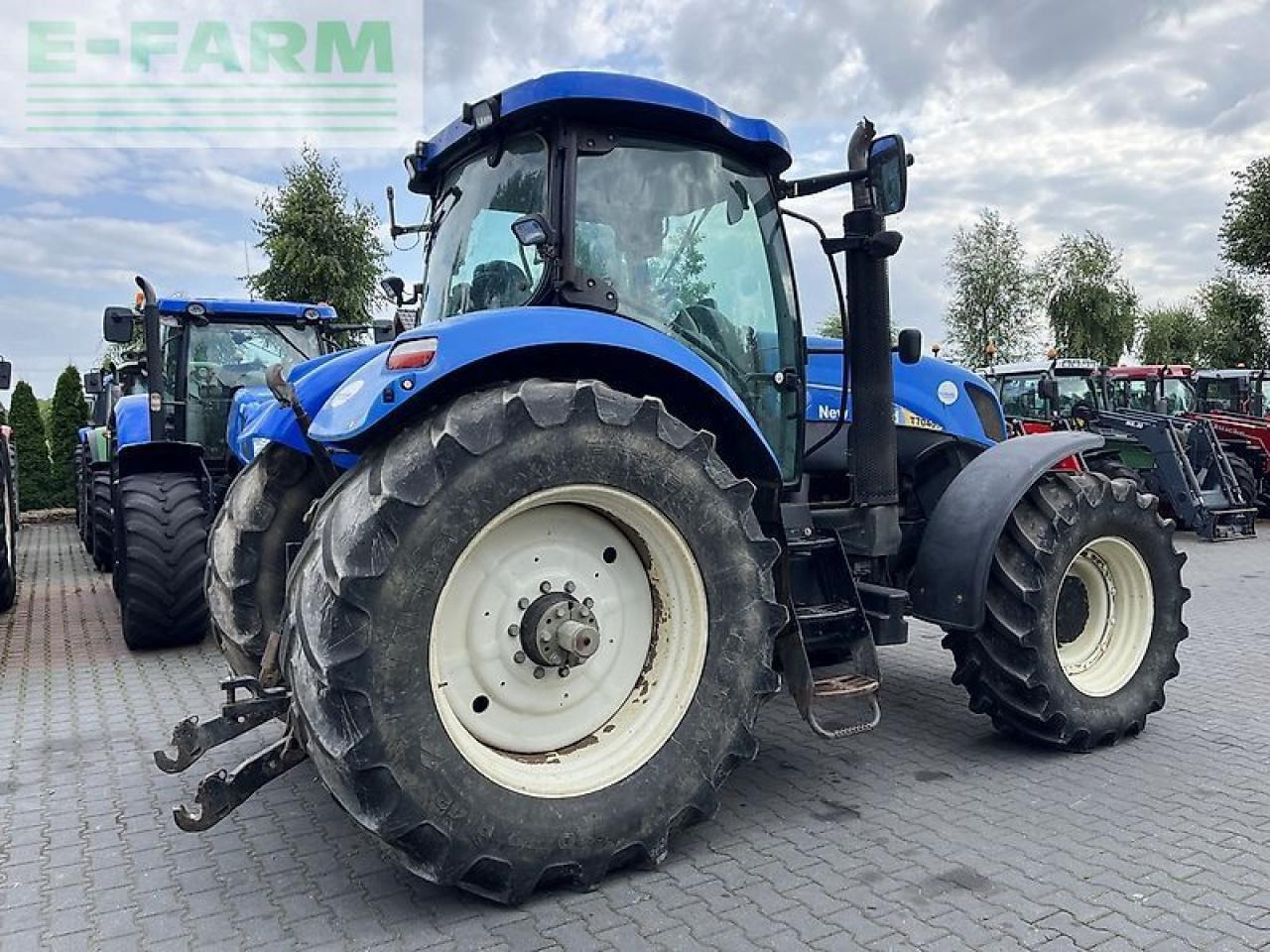 New Holland t7040 power command - Traktors: foto 5 New Holland t7040 power command - Traktors: foto 5