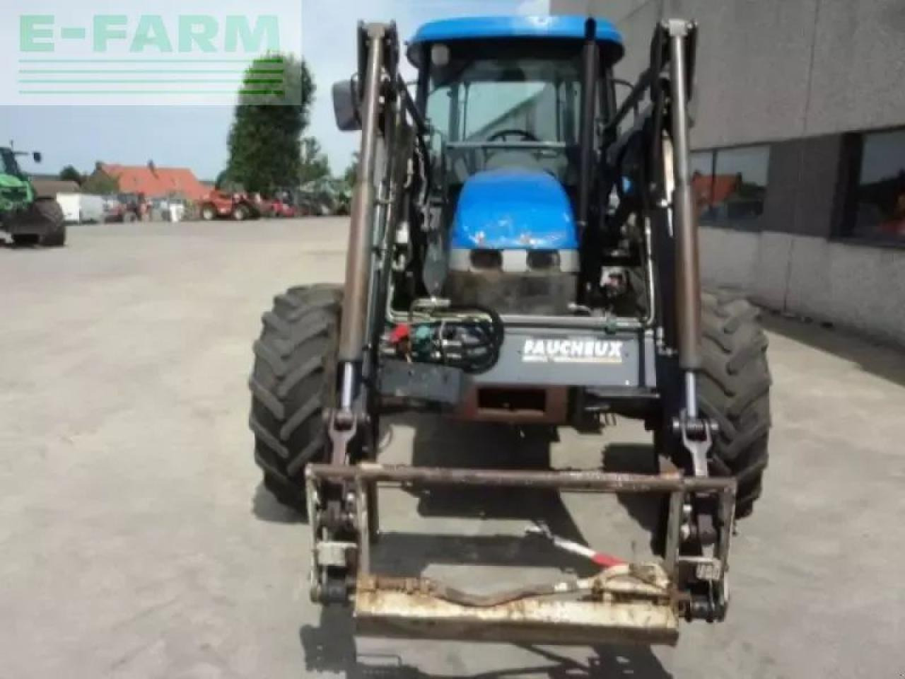 New Holland td 95 d D - Traktors: foto 2 New Holland td 95 d D - Traktors: foto 2