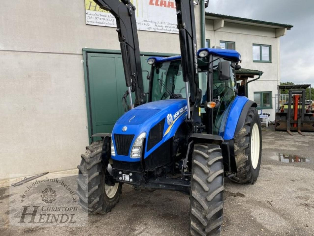 New Holland td5.85 - Traktors: foto 2 New Holland td5.85 - Traktors: foto 2