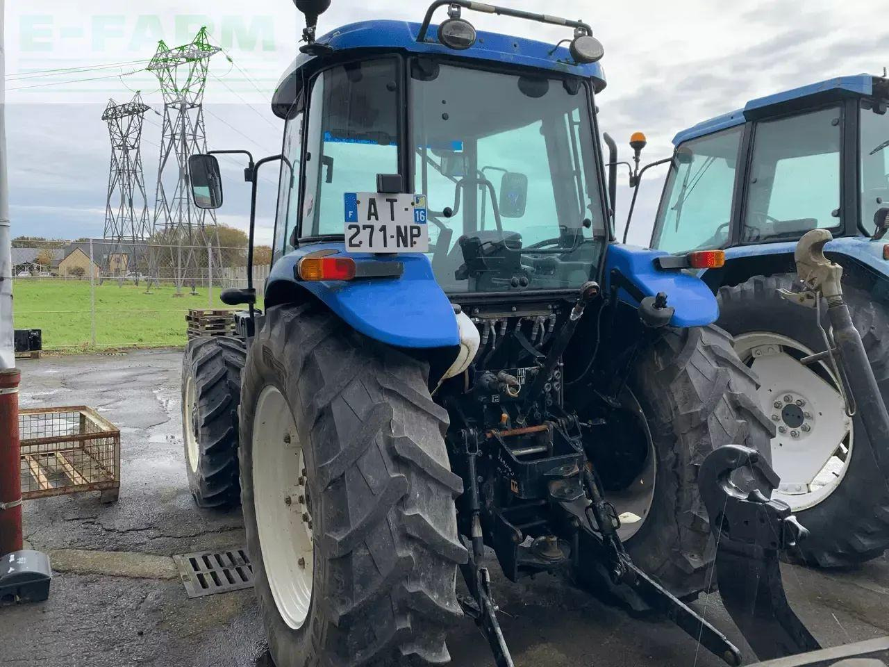 New Holland td5040 - Traktors: foto 4 New Holland td5040 - Traktors: foto 4