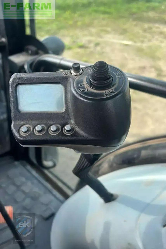 New Holland td5040 - Traktors: foto 3 New Holland td5040 - Traktors: foto 3