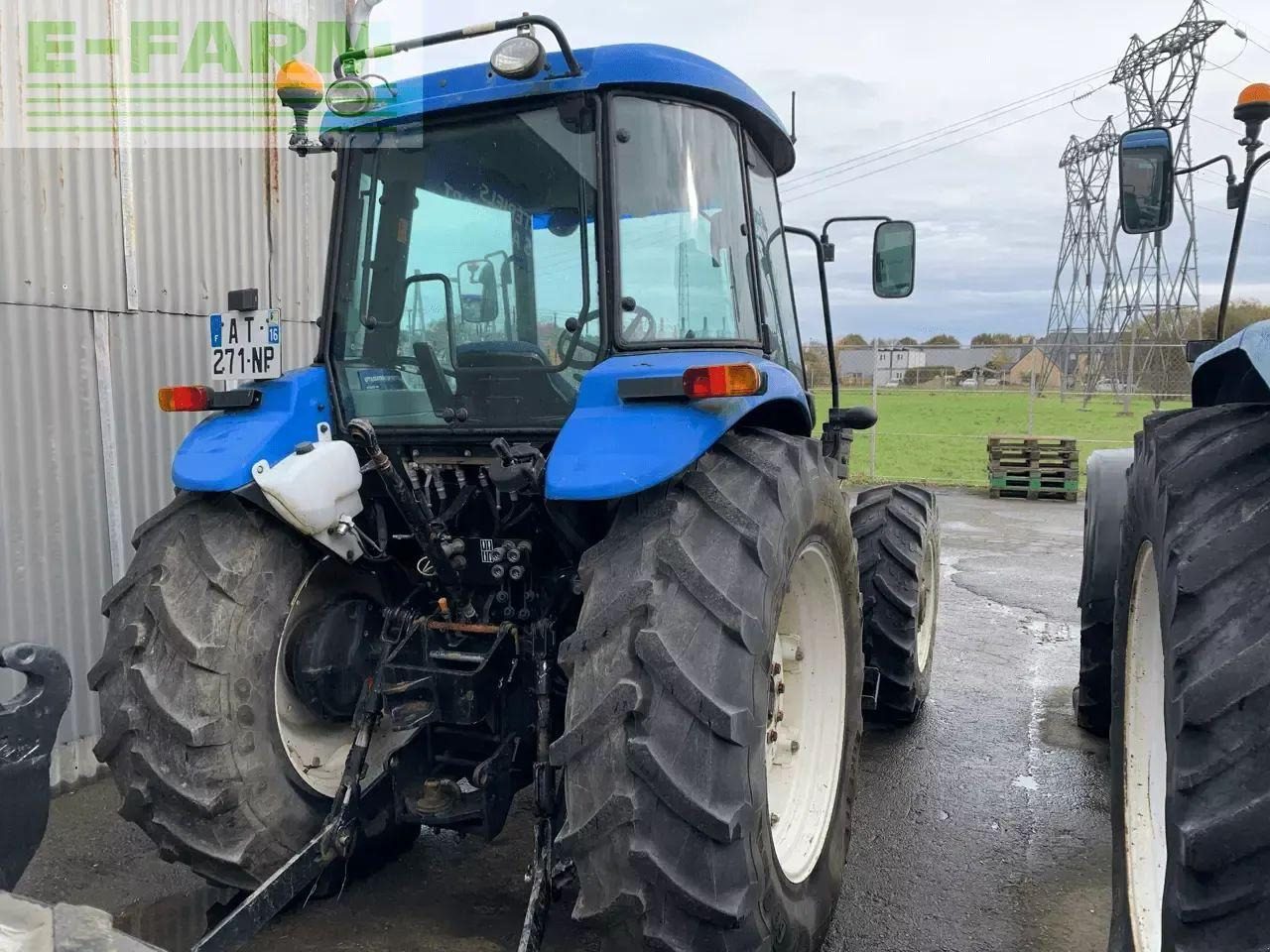 New Holland td5040 - Traktors: foto 3 New Holland td5040 - Traktors: foto 3