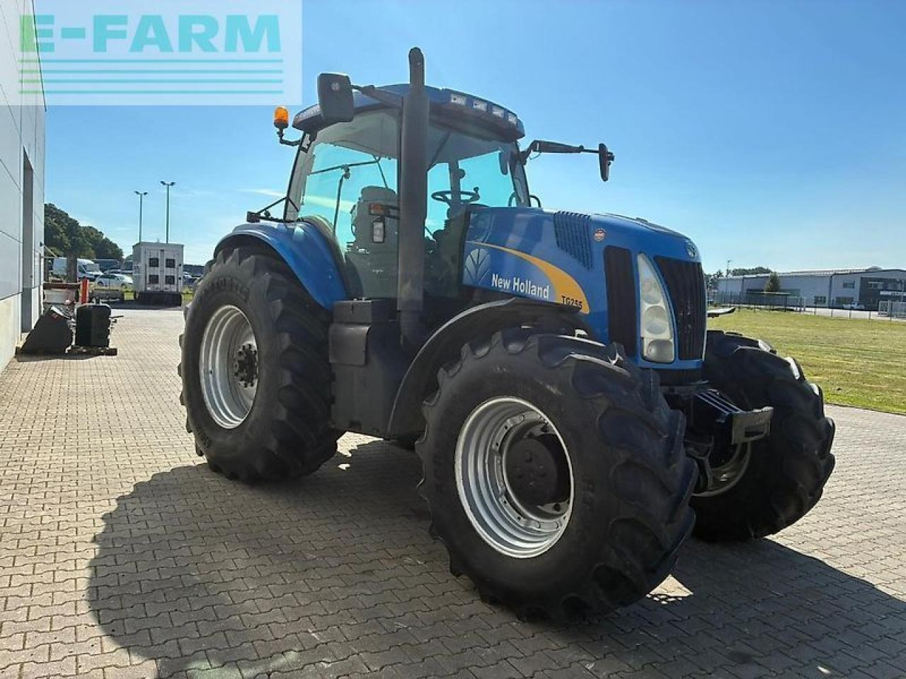 New Holland tg 255 - Traktors: foto 4 New Holland tg 255 - Traktors: foto 4