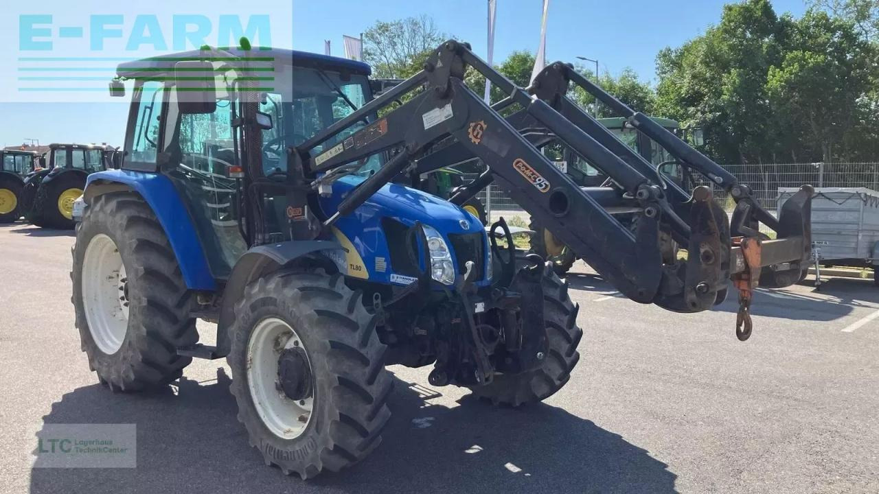 New Holland tl 80 a A - Traktors: foto 2 New Holland tl 80 a A - Traktors: foto 2
