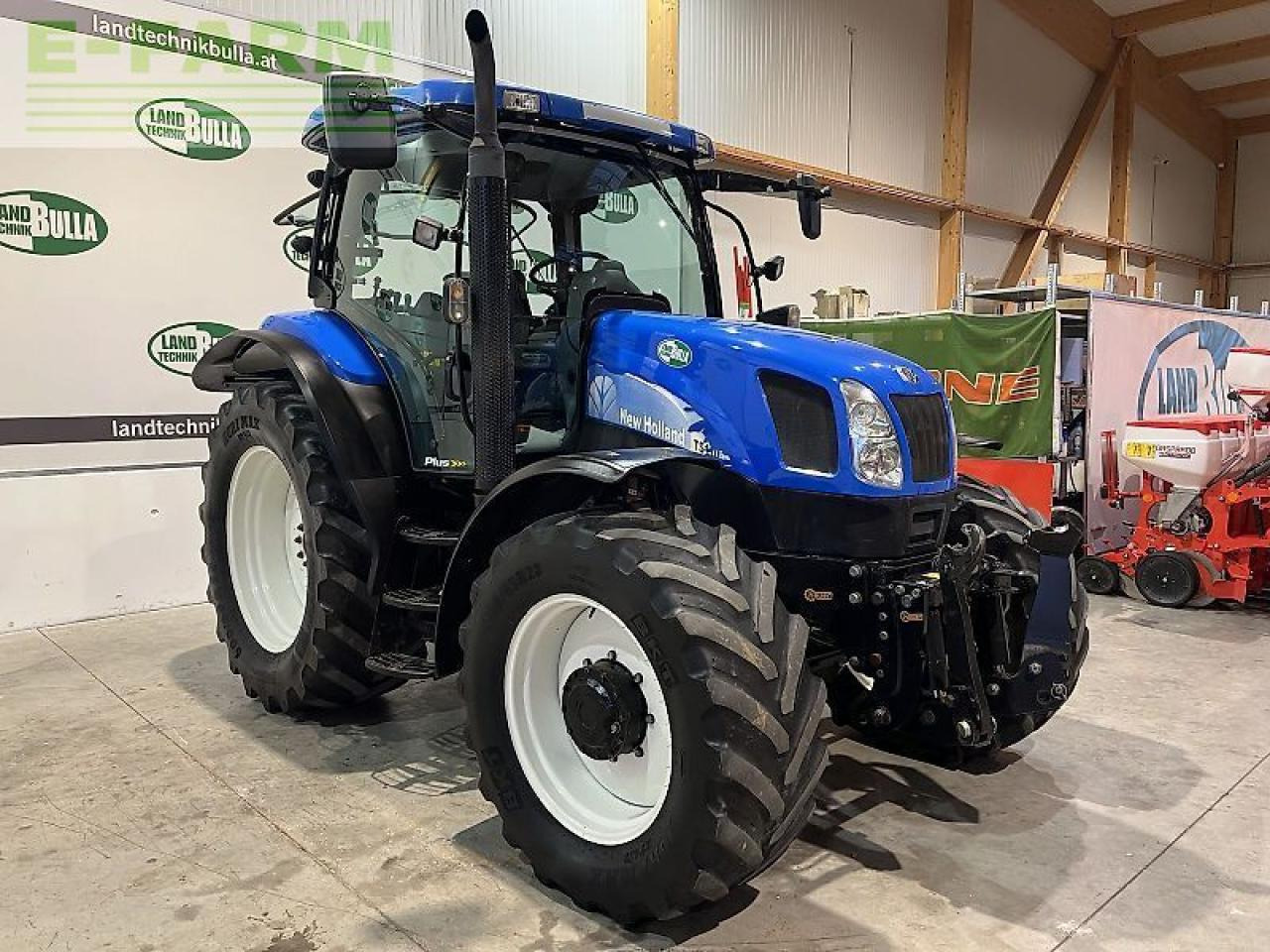 New Holland ts 115 - Traktors: foto 4 New Holland ts 115 - Traktors: foto 4