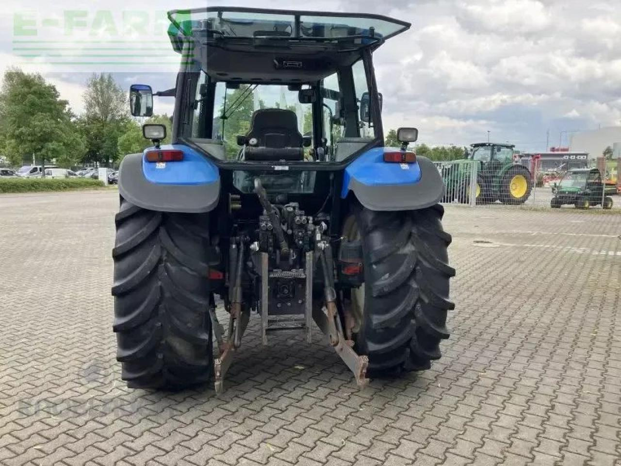 New Holland ts 115 - Traktors: foto 4 New Holland ts 115 - Traktors: foto 4