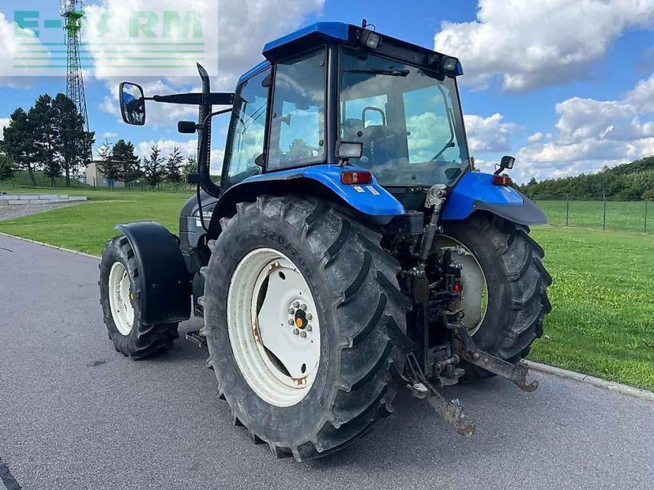 New Holland ts 115 - Traktors: foto 2 New Holland ts 115 - Traktors: foto 2