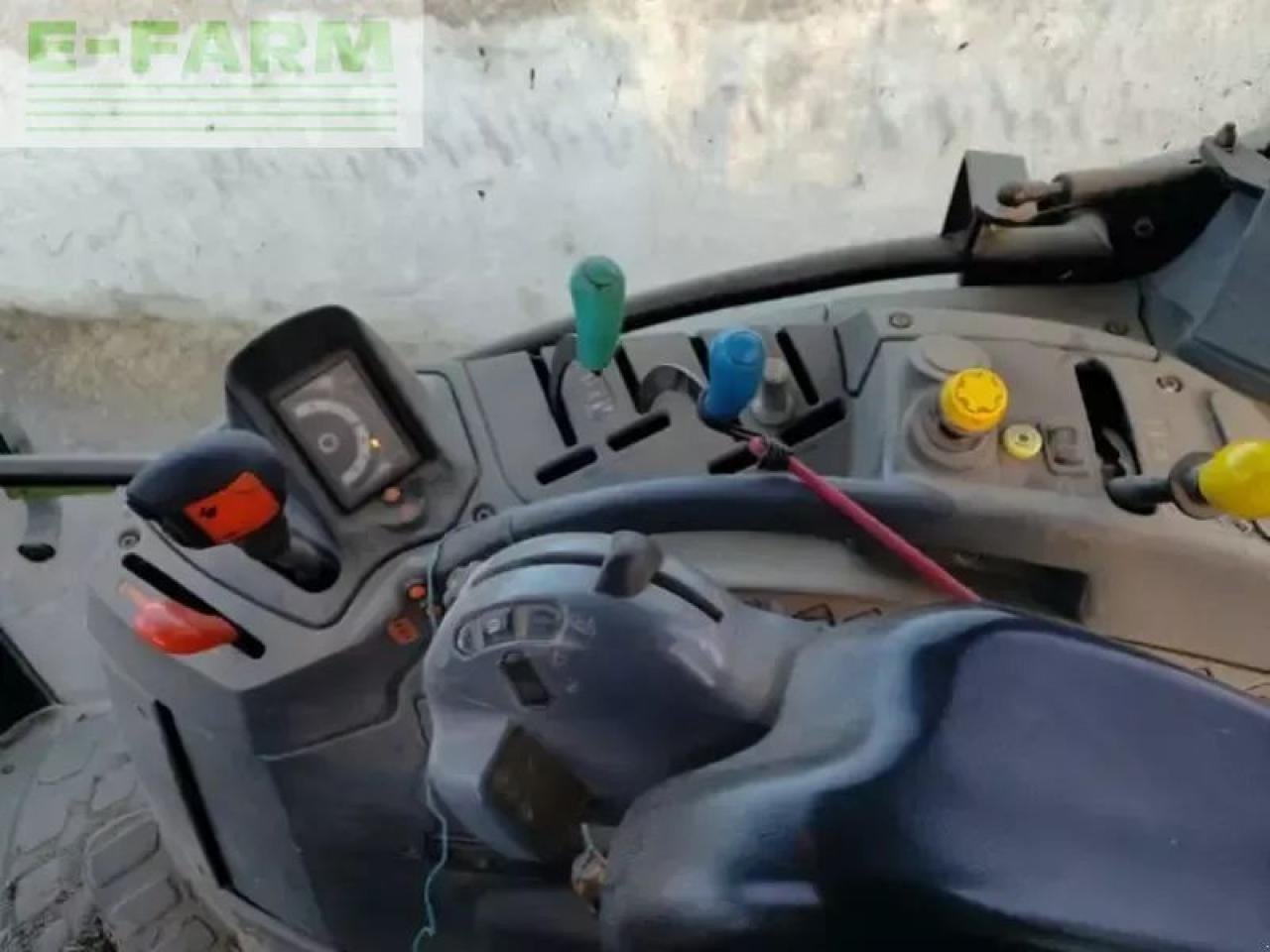 New Holland tsa 125 - Traktors: foto 4 New Holland tsa 125 - Traktors: foto 4