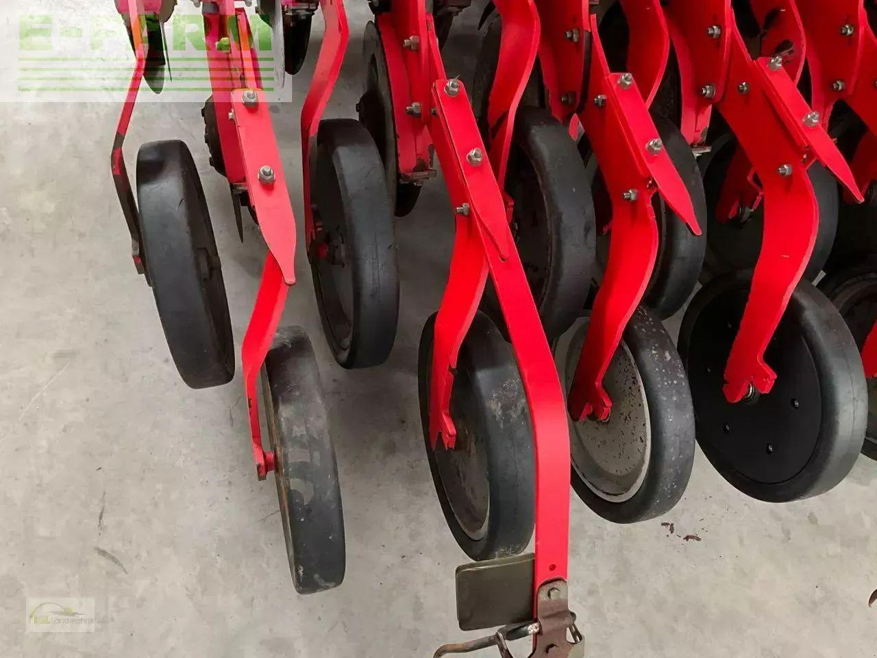 Pöttinger terrasem c4 artis plus - Sējmašīna: foto 5 Pöttinger terrasem c4 artis plus - Sējmašīna: foto 5