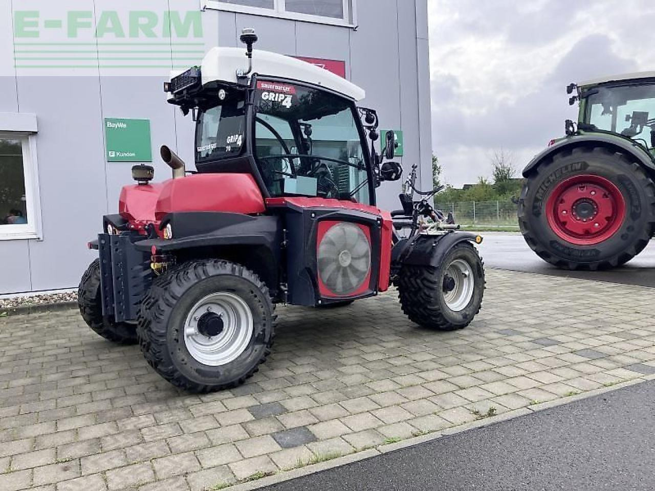 Sauerburger kg- grip 4-70 - Traktors: foto 2 Sauerburger kg- grip 4-70 - Traktors: foto 2