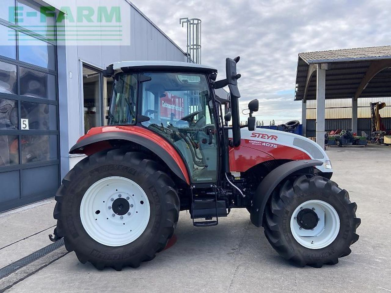 Steyr 4075 kompakt - Traktors: foto 4 Steyr 4075 kompakt - Traktors: foto 4