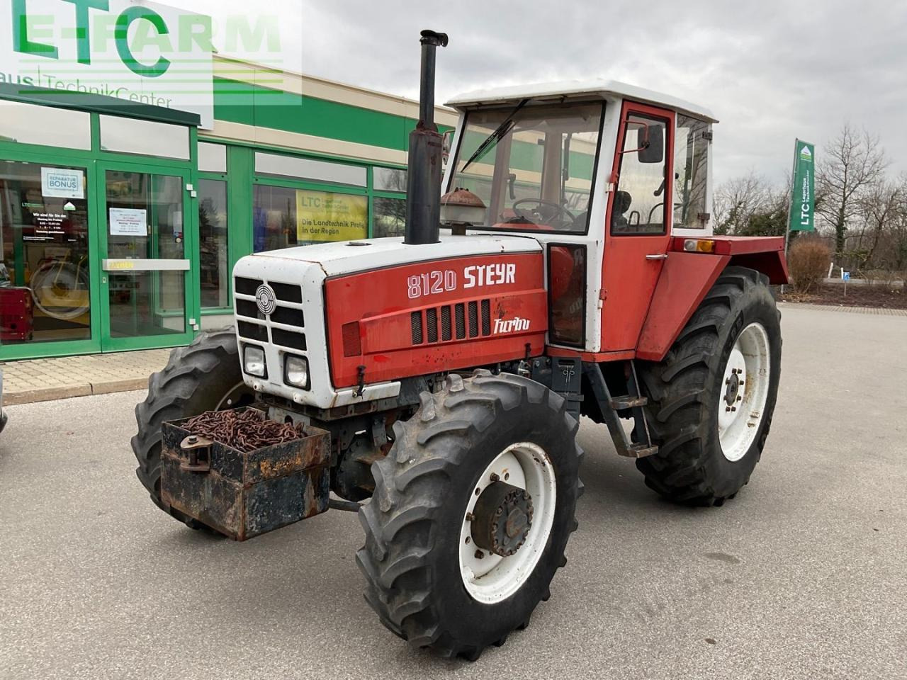 Steyr 8120 - Traktors: foto 1 Steyr 8120 - Traktors: foto 1