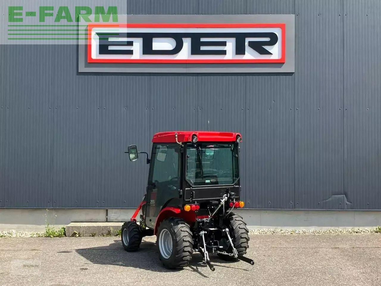 Tym ts 255 nh kabine - Traktors: foto 3 Tym ts 255 nh kabine - Traktors: foto 3