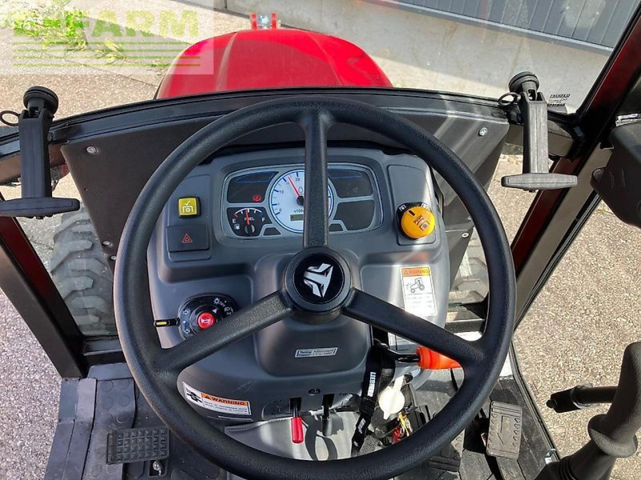 Tym ts 255 nh kabine - Traktors: foto 5 Tym ts 255 nh kabine - Traktors: foto 5