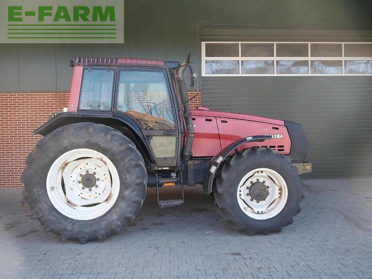 Valtra 8450 - Traktors: foto 4 Valtra 8450 - Traktors: foto 4
