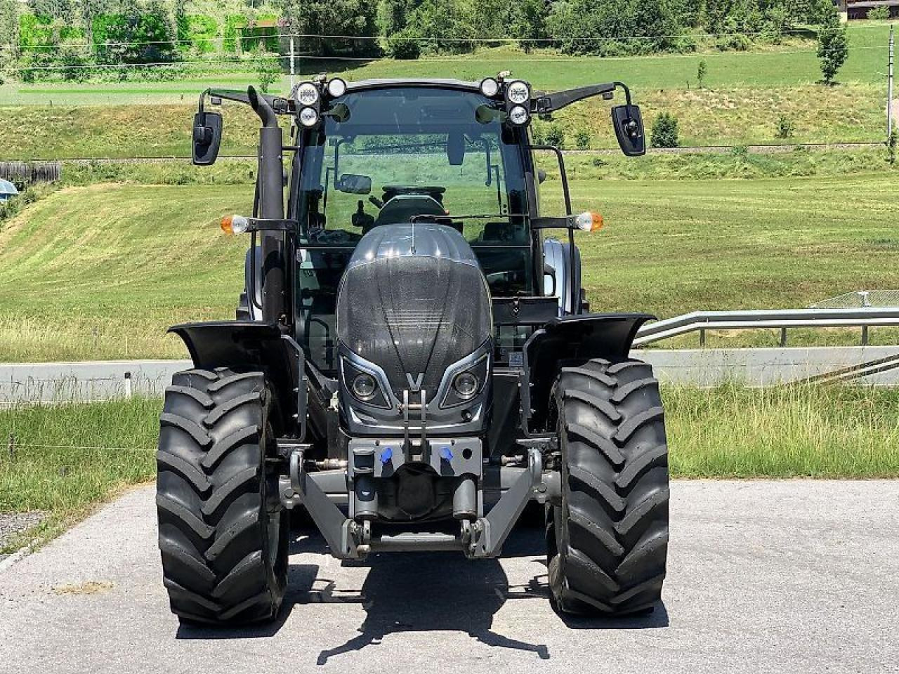 Valtra a 104 ht4 - Traktors: foto 3 Valtra a 104 ht4 - Traktors: foto 3