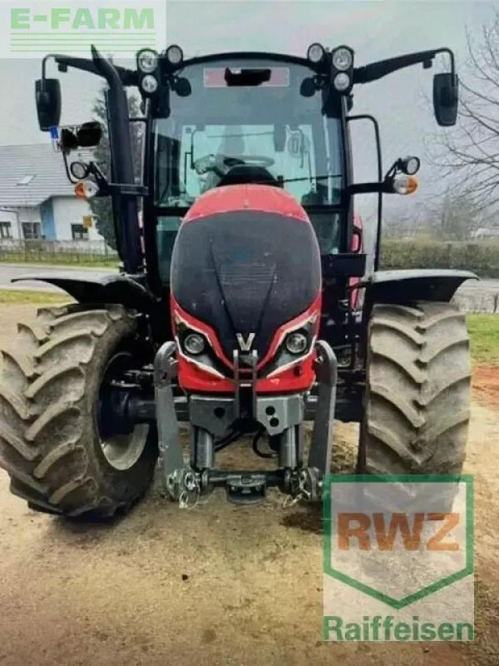 Valtra a85 - Traktors: foto 1 Valtra a85 - Traktors: foto 1